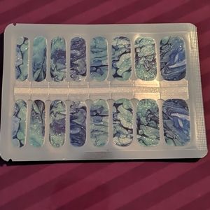 🎉 6/$20 Nail Stickers